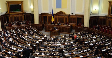 Parlamento ucraniano aprueba borrador a favor de soldados extranjeros  - ảnh 1