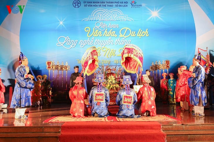 Inician Festival Cultural y Turístico de Aldeas de Oficios Tradicionales de Hanoi 2015 - ảnh 1