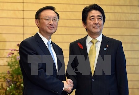 Primer ministro japonés exhorta a mantener diálogos con China   - ảnh 1