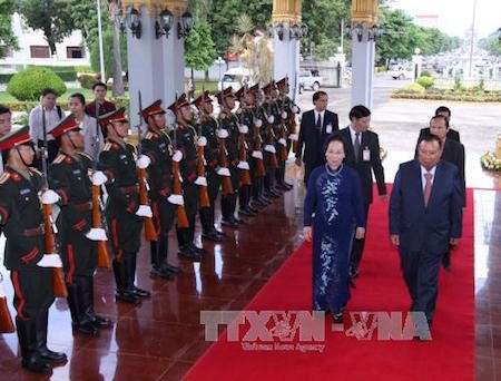 Vicepresidenta de Vietnam visita Laos  - ảnh 1