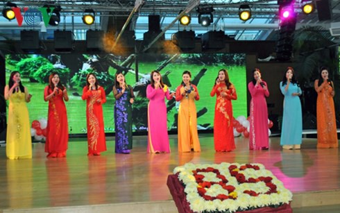Unión de Mujeres Vietnamitas celebra el 85 aniversario de su fundación - ảnh 1