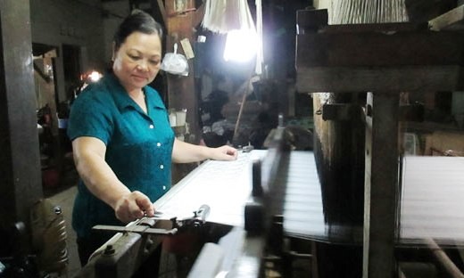 Nguyen Thi Tam, artesana busca enaltecer reputación de seda Ha Dong en el mundo - ảnh 2