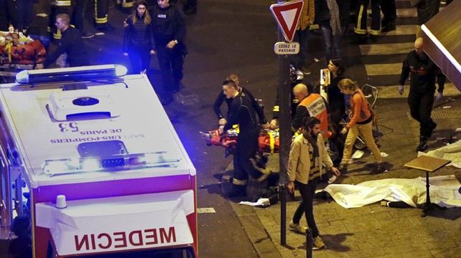 Atentados terroristas en París causan más de 150 muertos - ảnh 1