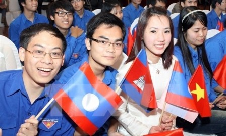 Jóvenes de Vietnam, Cambodia y Laos juntos por el crecimiento económico - ảnh 1
