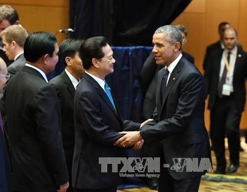 Actividades del primer ministro de Vietnam en  XXVII Cumbre de ASEAN - ảnh 2