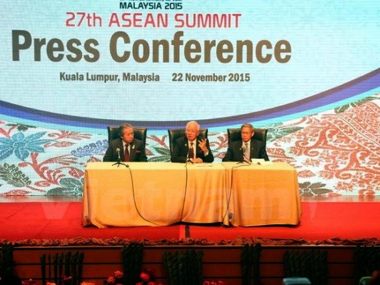 Concluyen XXVII Cumbre de ASEAN y conferencias anexas - ảnh 1
