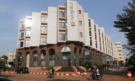 Malí difunde fotos de presuntos cómplices de toma de rehenes en Bamako  - ảnh 1