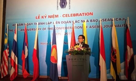 Celebran en Vietnam 40 aniversario de Federación de Periodistas de ASEAN - ảnh 1