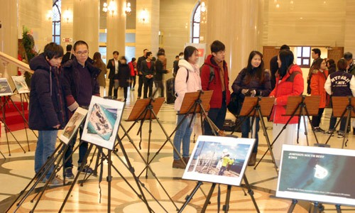 IV edición de exposición fotográfica en Corea del Sur sobre acreción territorial de China - ảnh 1