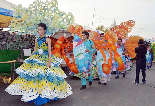 Vietnam presenta productos turísticos en Festival Marítimo Camboyano 2015 - ảnh 1