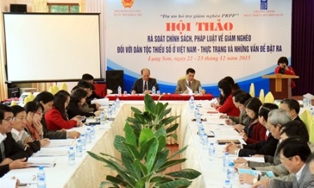 Vietnam evalúa políticas y leyes de reducción de la pobreza para las comunidades étnicas nacionales - ảnh 1