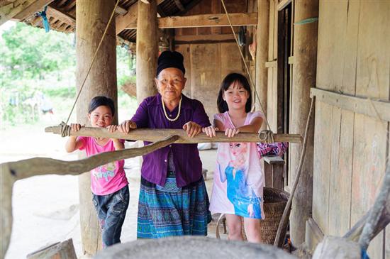 Recorrido de la aldea de la etnia Mong en Son La - ảnh 3