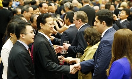 2015 fue un año exitoso en diplomacia y economía de Vietnam, dice primer ministro - ảnh 1
