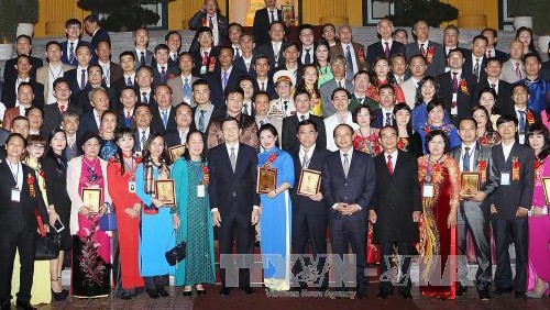 Exhorta presidente vietnamita mayor asistencia a pequeñas y medianas empresas - ảnh 1
