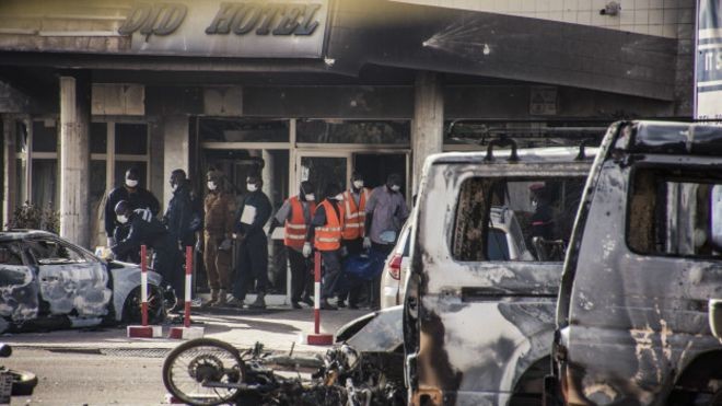 Dirigentes mundiales condenan el atentado terrorista en Burkina Faso - ảnh 1