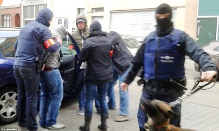 Bélgica detiene a otros dos sospechosos de ataques terroristas en Francia - ảnh 1