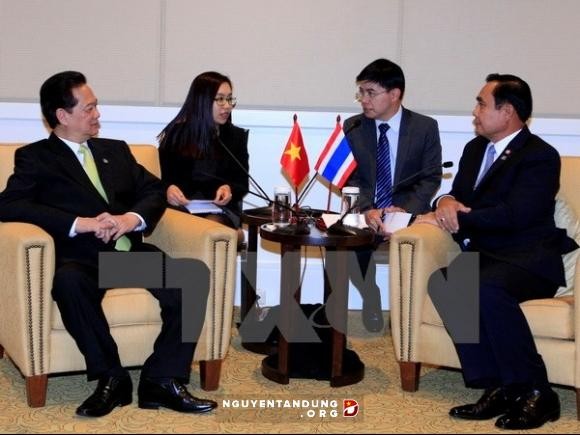 Debaten premieres vietnamita y tailandés medidas para impulsar cooperación bilateral  - ảnh 1