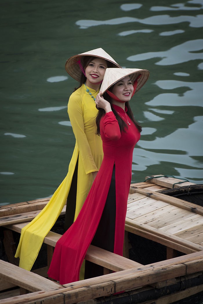 Inconfundible belleza de Ao Dai, vestido tradicional de mujeres vietnamitas  - ảnh 3