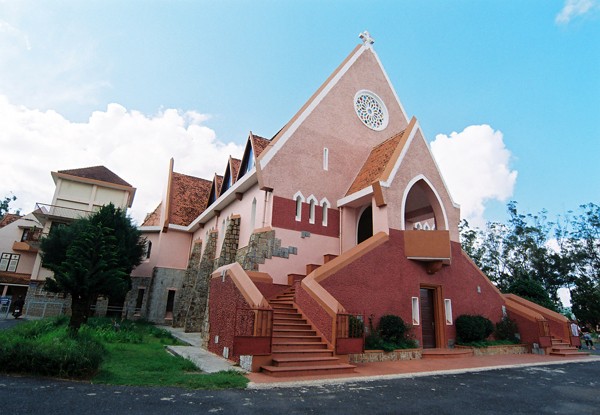 Originalidad arquitectónica de iglesias en la ciudad de Da Lat - ảnh 3