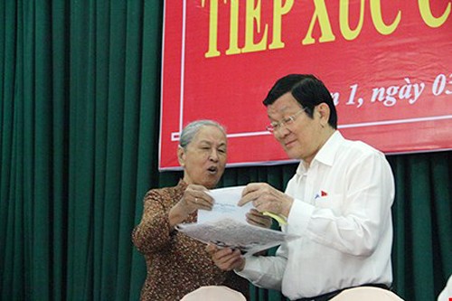 Presidente de Vietnam en contacto electoral en Ciudad Ho Chi Minh - ảnh 1