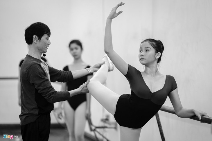 Los hermosos cisnes de la Escuela de Danza vietnamita - ảnh 8