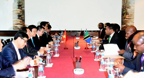 Presidente de Vietnam concluye agenda de trabajo en Tanzania - ảnh 1
