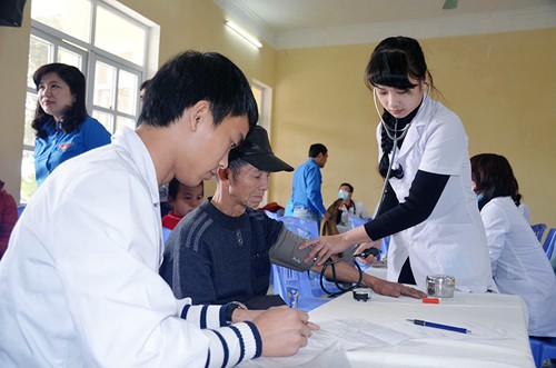 Jóvenes voluntarios de Quang Ninh por la prosperidad de la provincia - ảnh 3