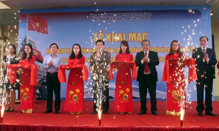 Celebrado en Ninh Binh Día del Libro de Vietnam  - ảnh 1