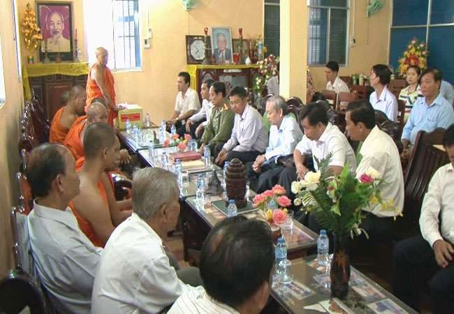 Felicita Dirección del Suroeste a los jemeres en ocasión del Festival Chol Chnam Thmay - ảnh 1