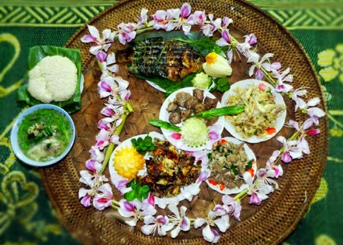 Manjares preparados con flores de Bauhinia en tierra septentrional de Vietnam - ảnh 1