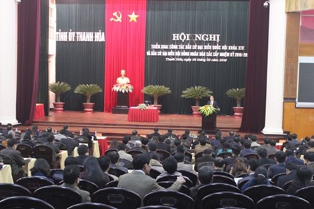 Prosiguen preparativos para las elecciones parlamentarias y locales en Vietnam - ảnh 1