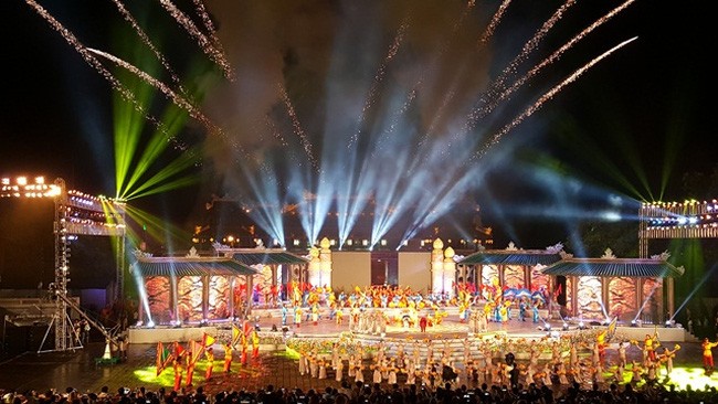 Concluye Festival Hue 2016, mayor evento artístico-cultural de Vietnam - ảnh 1