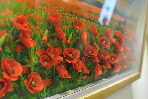 Inaugurada exposición “Pinturas de Flor de tierra Vietnam – Corea del Sur”  - ảnh 2