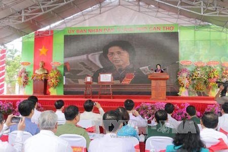 Presidenta del Parlamento de Vietnam destaca la importancia de la construcción del nuevo campo - ảnh 1