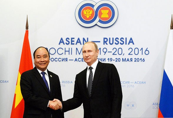 Asiste premier vietnamita a Cumbre conmemorativa de nexos ASEAN-Rusia - ảnh 1