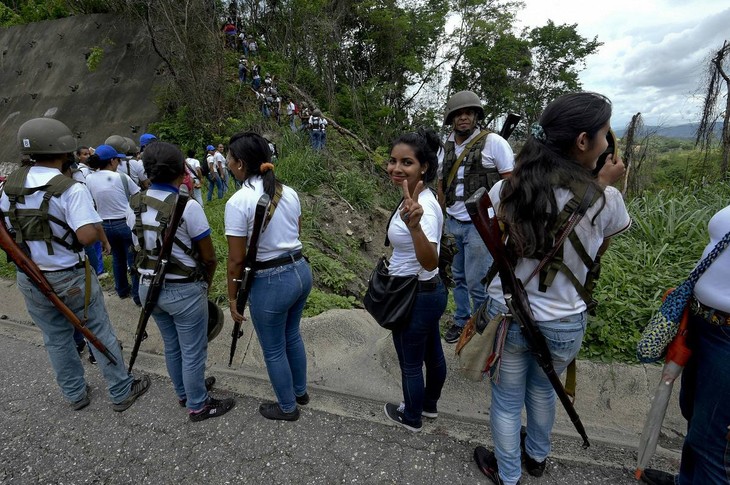 Maduro llama unidad cívico-militar para combatir las amenazas para Venezuela - ảnh 1