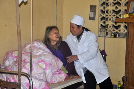 Nguyen Thi Xuan, una entusiasta enfermera que atiende a pacientes con lepra - ảnh 1