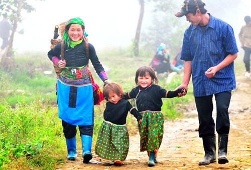 Vietnam por construir familias prósperas y equitativas como núcleos de la sociedad - ảnh 2
