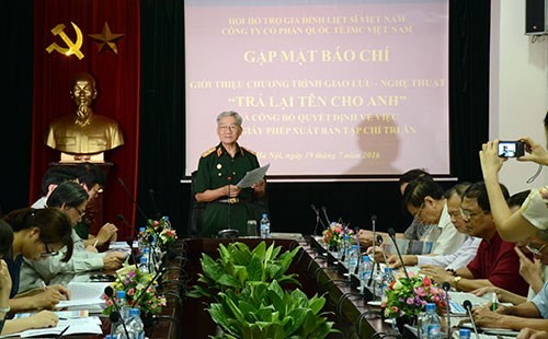 Celebran en Hanoi programa artístico en conmemoración de los mártires  - ảnh 1