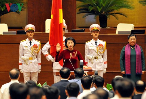 Nguyen Thi Kim Ngan juramenta como presidenta del Parlamento vietnamita  - ảnh 1