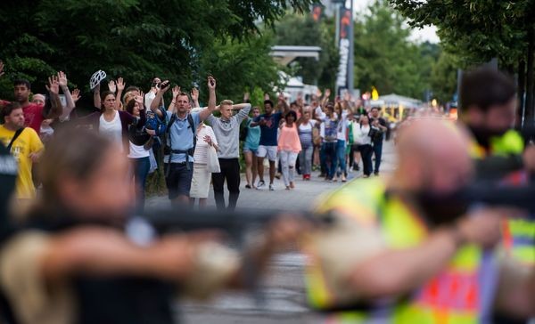 Otro ataque en centro comercial sacude Alemania - ảnh 1