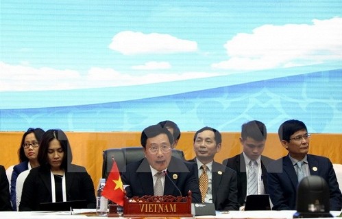Vietnam reafirma postura sobre garantía de paz y libertad de navegación en el Mar Oriental - ảnh 1