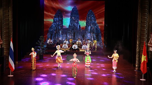Inauguran jornadas culturales de Tailandia en Vietnam - ảnh 1