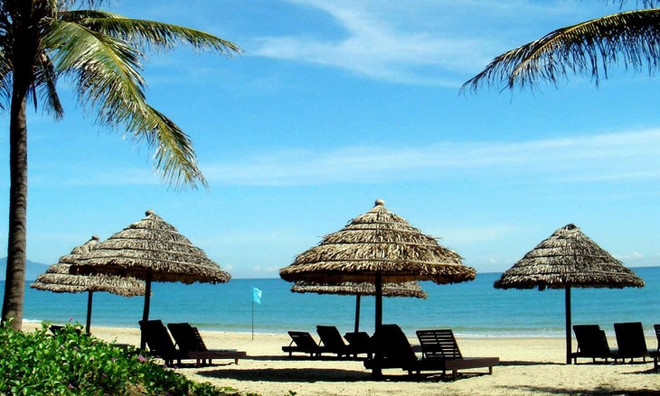 Página informativa holandesa incluye playa de Cua Dai en lista mundial de los destinos más baratos - ảnh 1