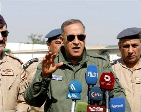 Ministro de Defensa iraquí: Muchos líderes de Estado Islámico tratan de huir a Siria - ảnh 1