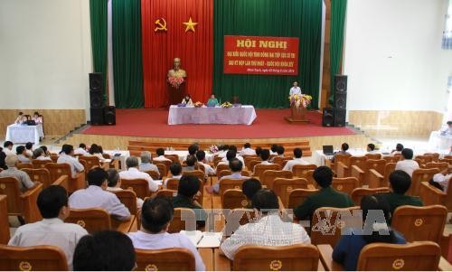 Dirigentes vietnamitas escuchan dudas y aspiraciones de electores  - ảnh 1