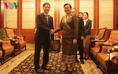 Vietnam y Laos impulsan relaciones comerciales  - ảnh 1