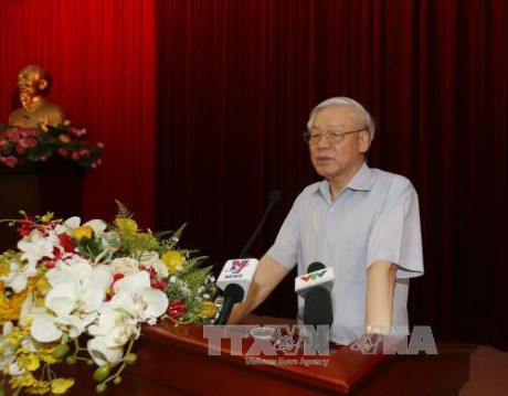 Líder partidista de Vietnam se reúne con funcionarios jubilados del sur - ảnh 1