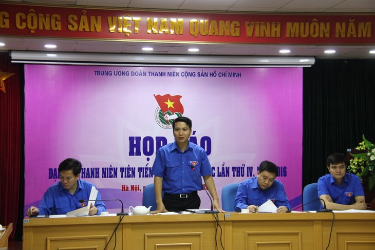 Homenajean a jóvenes destacados en seguir el ejemplo moral de Ho Chi Minh - ảnh 1