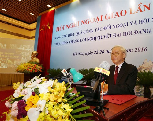 Máximo líder político de Vietnam: Diplomacia contribuye a la paz y estabilidad para el desarrollo - ảnh 1